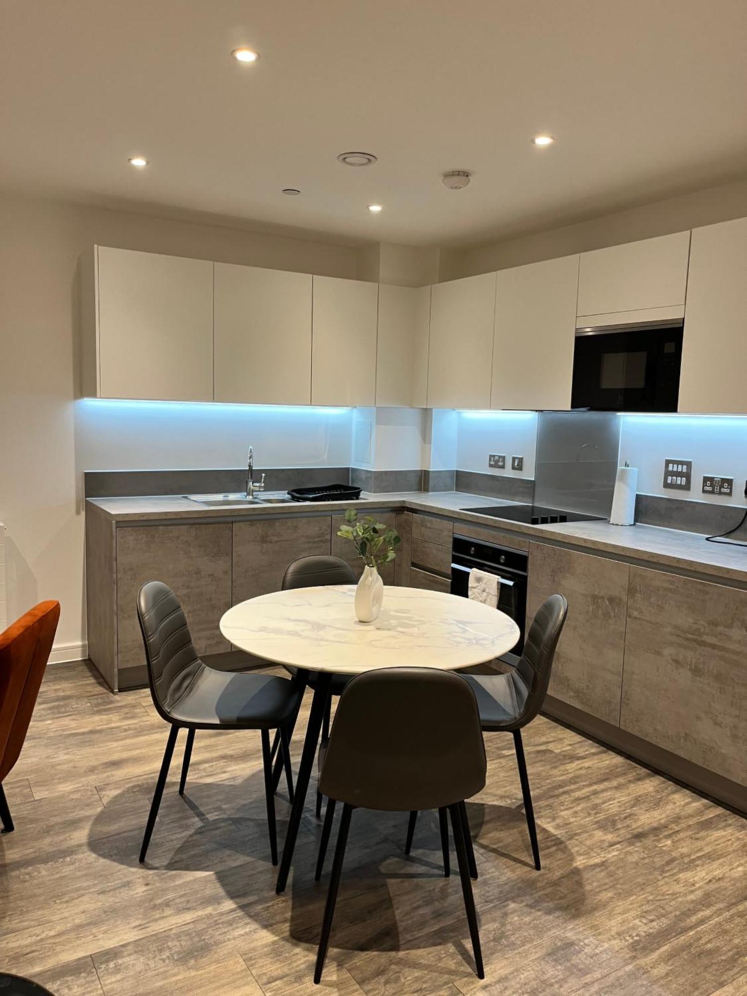 One Bedroom Apartment バーキング エクステリア 写真