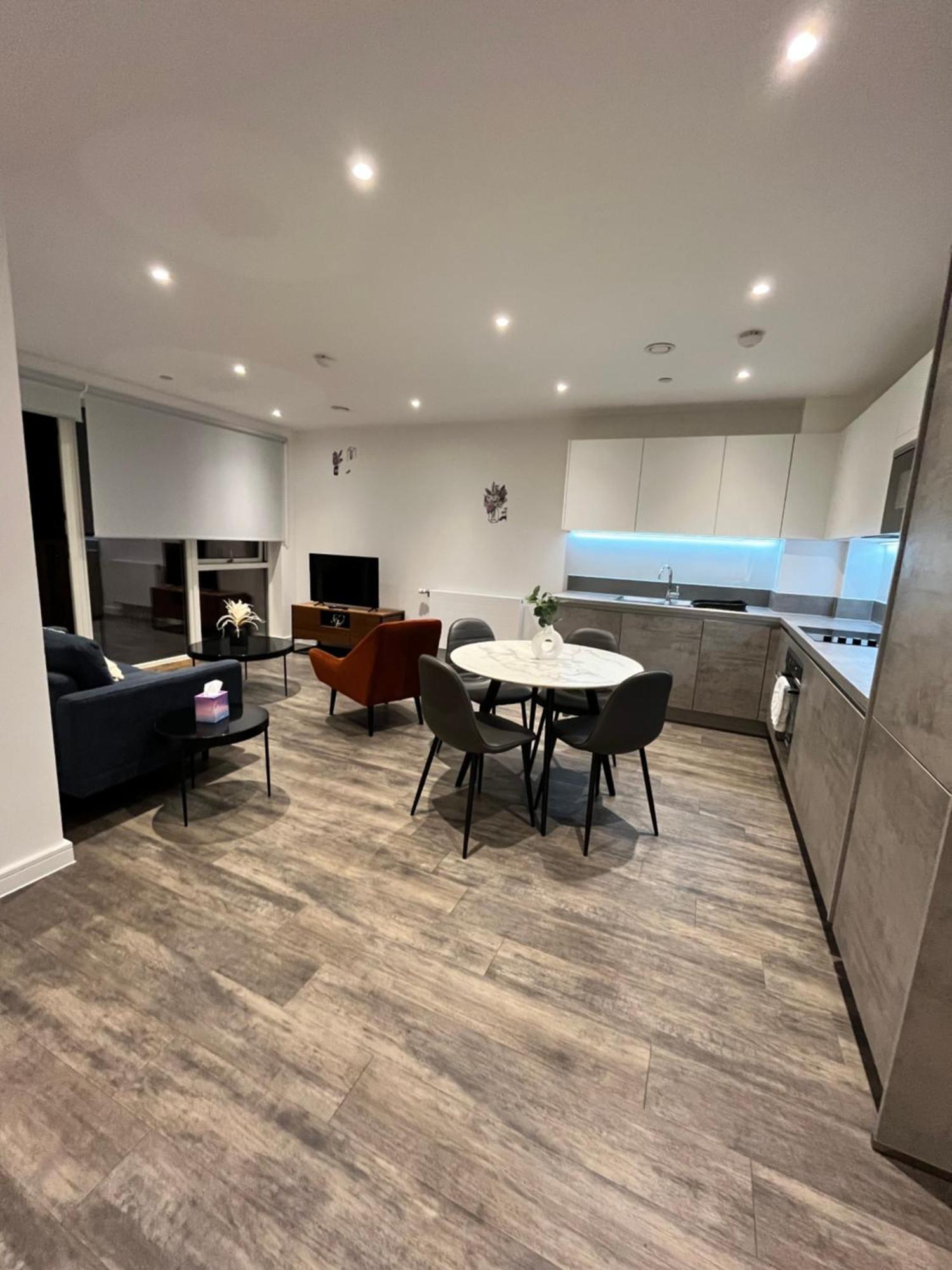 One Bedroom Apartment バーキング エクステリア 写真