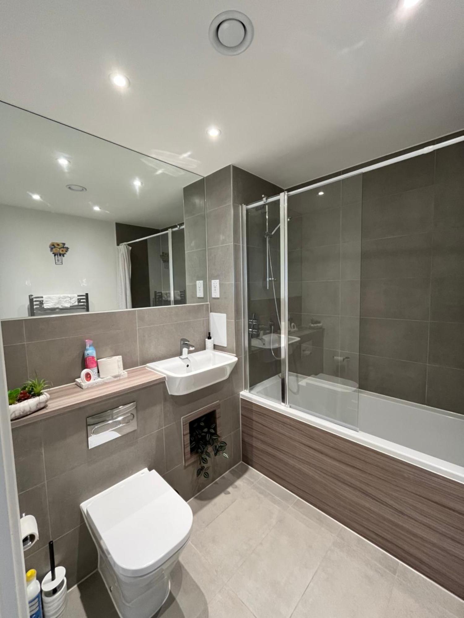 One Bedroom Apartment バーキング エクステリア 写真